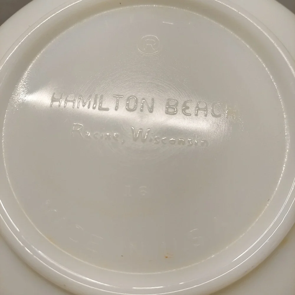 Vintage Hamilton Beach Pyrex #16 Milk Glass Mixing Bowl 4 qt White Ribbed